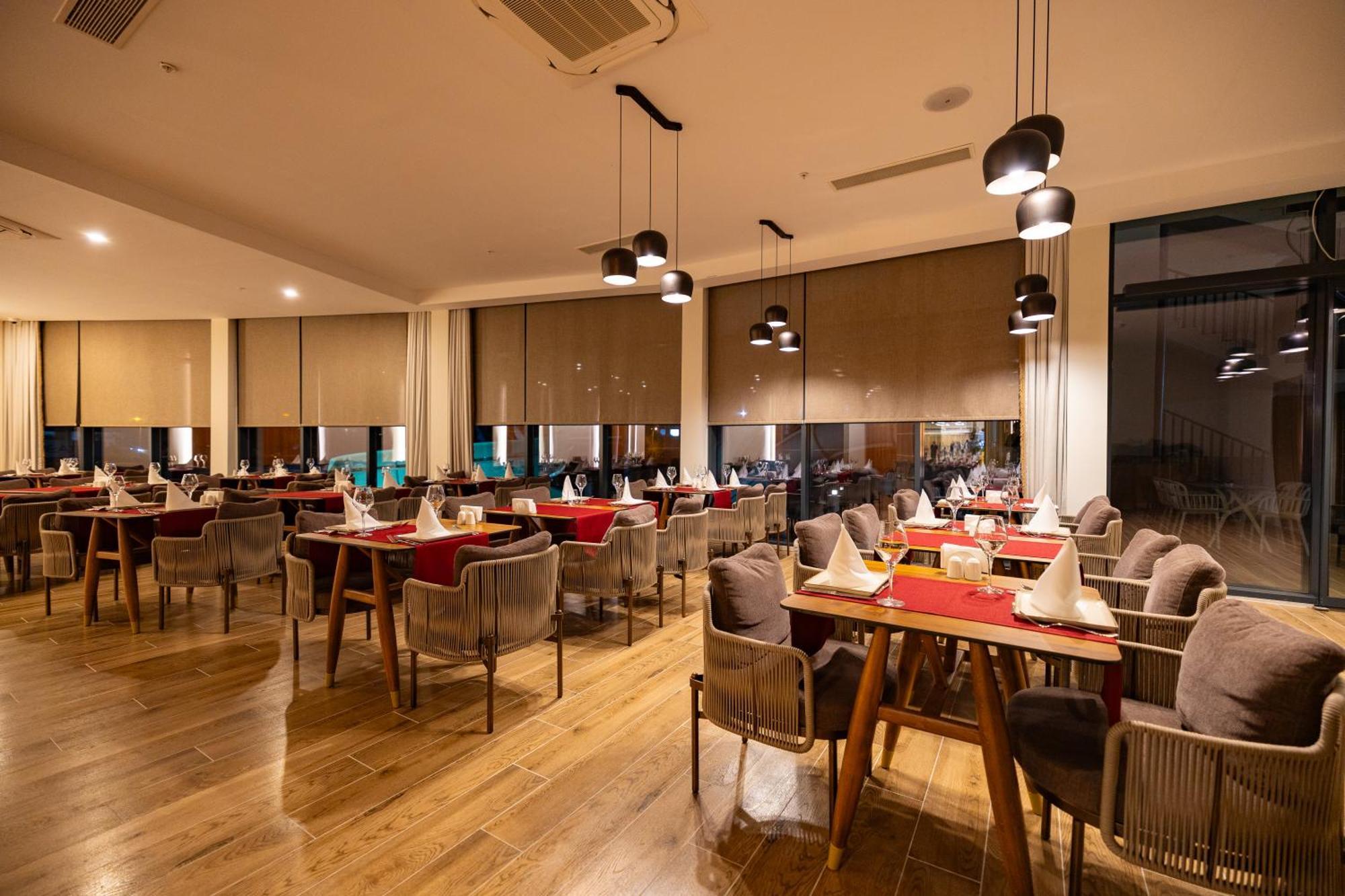 Side Moon Palace Hotel 외부 사진